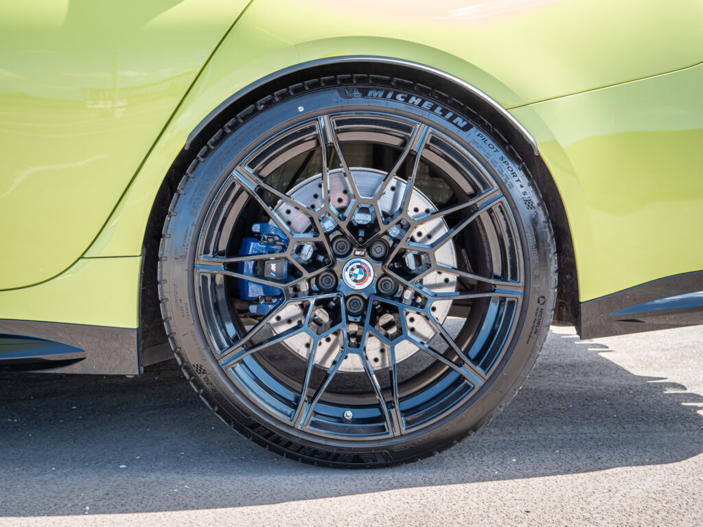 Jantes en alliage noir mat – BMW – BMW M3 TOURING – 2022 – Sao Paulo – 510 ch – 6 cyl Bi-Turbo – 9 500 km – Transmission : Sequentielle – Origine Allemagne – Privaty Cars – Spécialiste des sportives d’occasion près de Niort