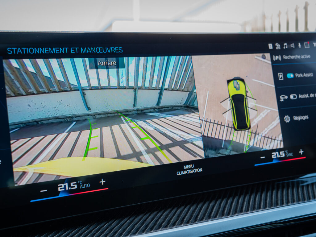 Écran de caméra de recul – BMW – BMW M3 TOURING – 2022 – Sao Paulo – 510 ch – 6 cyl Bi-Turbo – 9 500 km – Transmission : Sequentielle – Origine Allemagne – Privaty Cars – Achat et vente de voitures de sport d’occasion en Charente-Maritime