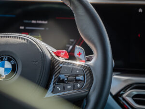 Volant en cuir avec commandes intégrées – BMW – BMW M3 TOURING – 2022 – Sao Paulo – 510 ch – 6 cyl Bi-Turbo – 9 500 km – Transmission : Sequentielle – Origine Allemagne – Privaty Cars – Vente de voitures de prestige d’occasion entre Bordeaux et Nantes