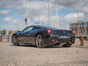 À vendre – FERRARI – 458 Italia – 2012 – Nero – 34 900 km – 570 ch – V8 Atmosphérique – Transmission : Sequentielle – Vue principale – Origine Allemagne – Privaty Cars – Vente de voitures de sport d’occasion entre Bordeaux et Nantes