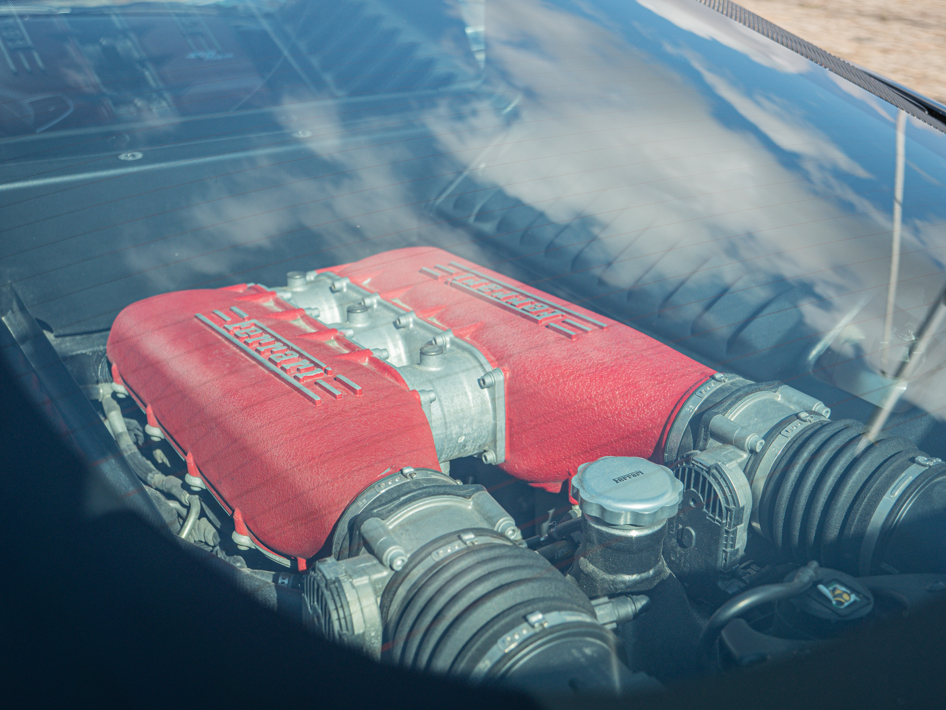 Moteur – FERRARI – 458 Italia – 2012 – Nero – 570 ch – V8 Atmosphérique – 34 900 km – Transmission : Sequentielle – Origine Allemagne – Privaty Cars – Mandat de vente pour automobiles de luxe à La Rochelle