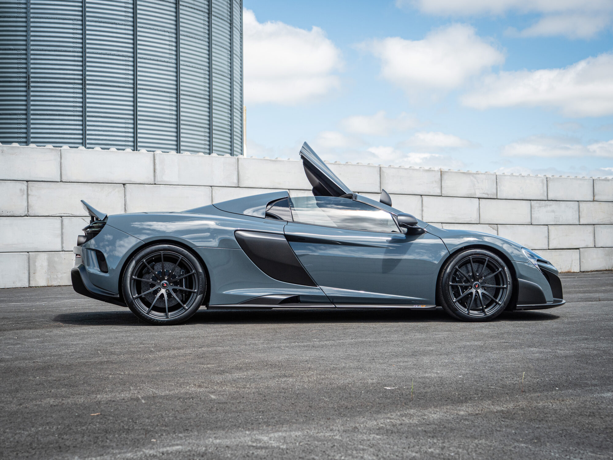McLaren 675LT rachetée par Privaty Cars, spécialiste rachat McLaren et La Rochelle, Bordeaux, Nantes,Paris et partout en France.