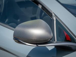 Rétroviseur en fibre de carbone – MCLAREN – 675LT Spider – 2017 – Chicane Grey – 675 ch – V8 Bi-Turbo – 11 900 km – Transmission : Sequentielle – Origine Angleterre – Privaty Cars – Estimation et rachat de véhicules haut de gamme en Charente-Maritime