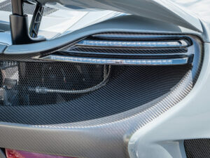 Éléments en fibre de carbone et feux arrière – MCLAREN – 675LT Spider – 2017 – Chicane Grey – 675 ch – V8 Bi-Turbo – 11 900 km – Transmission : Sequentielle – Origine Angleterre – Privaty Cars – Recherche de supercars hors marché près de Poitiers