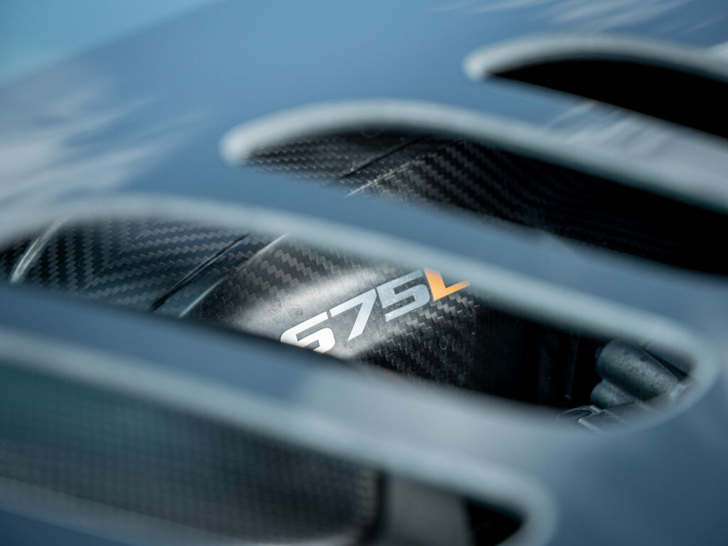 Moteur – MCLAREN – 675LT Spider – 2017 – Chicane Grey – 675 ch – V8 Bi-Turbo – 11 900 km – Transmission : Sequentielle – Origine Angleterre – Privaty Cars – Achat et vente de supercars d’occasion dans l’Ouest de la France