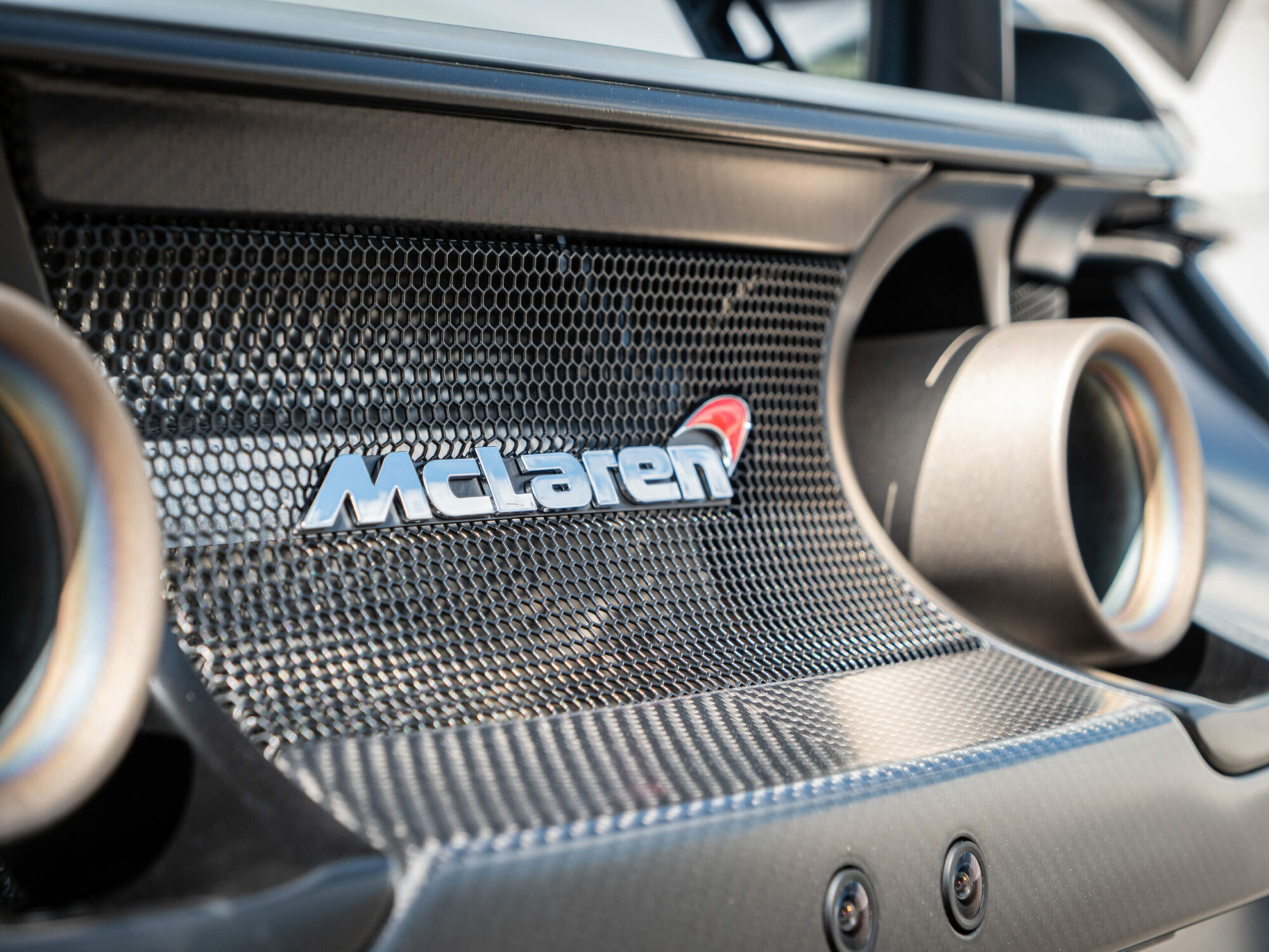 Grille arrière en maillage métallique – MCLAREN – 675LT Spider – 2017 – Chicane Grey – 675 ch – V8 Bi-Turbo – 11 900 km – Transmission : Sequentielle – Origine Angleterre – Privaty Cars – Rachat immédiat de véhicules de prestige proche de Nantes