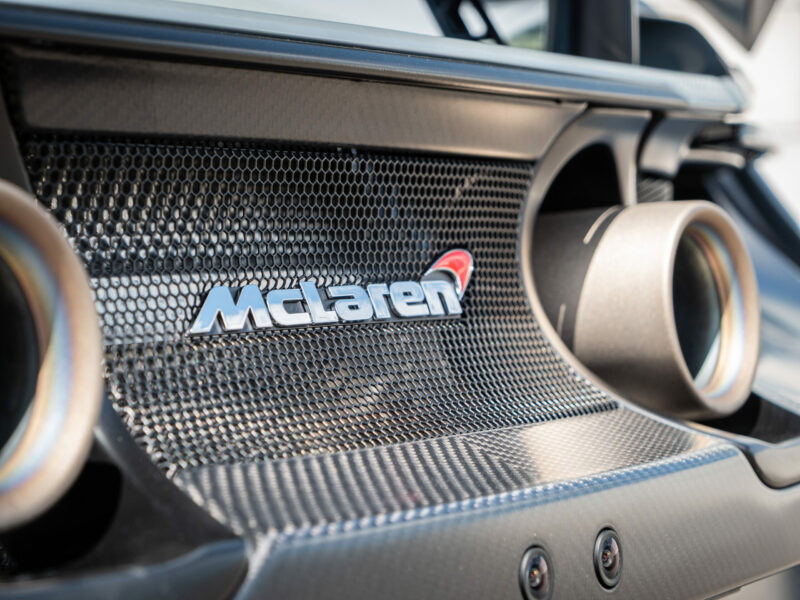 Grille arrière en maillage métallique – MCLAREN – 675LT Spider – 2017 – Chicane Grey – 675 ch – V8 Bi-Turbo – 11 900 km – Transmission : Sequentielle – Origine Angleterre – Privaty Cars – Rachat immédiat de véhicules de prestige proche de Nantes