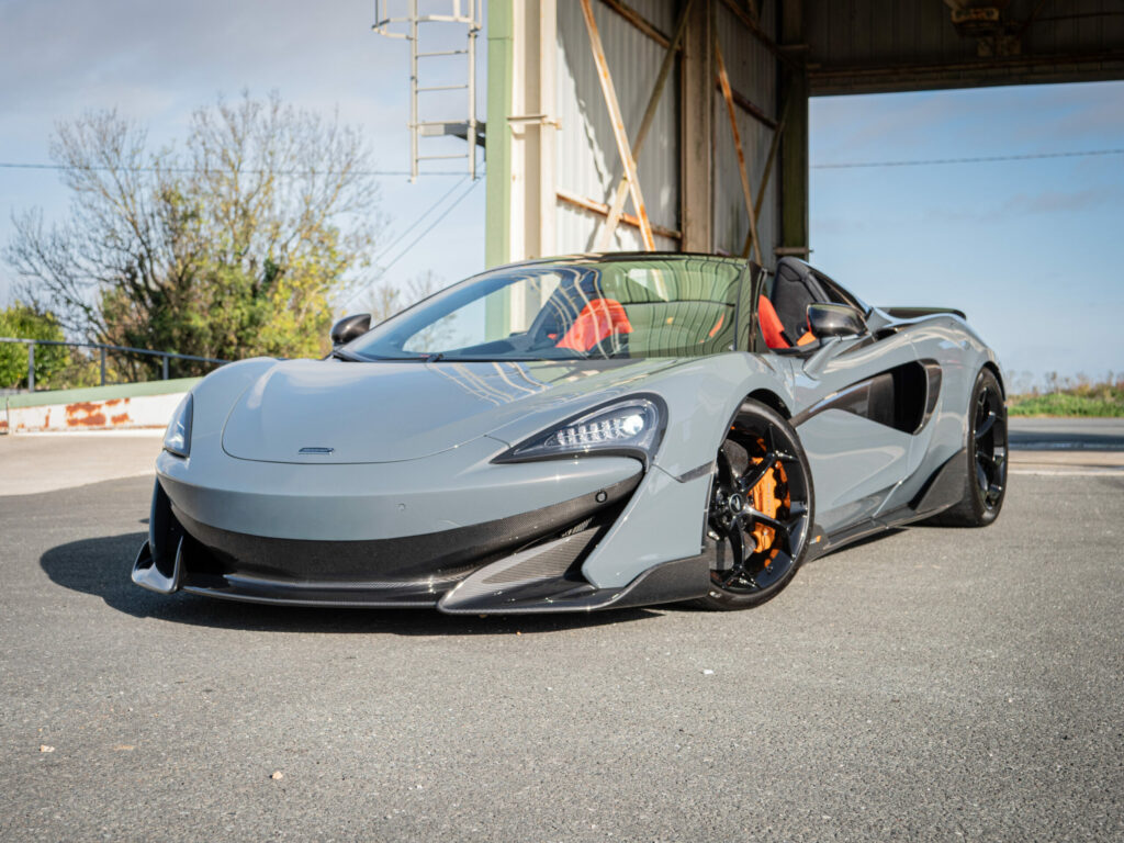 À vendre – MCLAREN – 600LT Spider – 2019 – Chicane Grey Effect – 7 900 km – 600 ch – V8 Bi-Turbo – Transmission : Sequentielle – Photo principale – Origine Allemagne – Privaty Cars – Estimation et rachat de véhicules haut de gamme à La Rochelle
