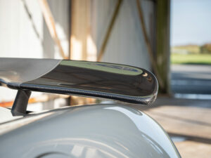 Aileron en fibre de carbone – MCLAREN – 600LT Spider – 2019 – Chicane Grey Effect – 600 ch – V8 Bi-Turbo – 7 900 km – Transmission : Sequentielle – Origine Allemagne – Privaty Cars – Expert des sportives d’occasion haut de gamme en Charente-Maritime