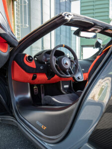 Tableau de bord – MCLAREN – 600LT Spider – 2019 – Chicane Grey Effect – 600 ch – V8 Bi-Turbo – 7 900 km – Transmission : Sequentielle – Origine Allemagne – Privaty Cars – Intermédiaire de confiance vente voiture sport en Nouvelle-Aquitaine