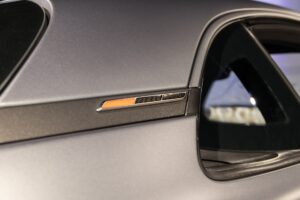 Élément décoratif latéral avec éclairage – ALPINE – A110S – 2019 – Gris Tonnerre Mat – 52 900 km – 293 ch – 4 cylindres turbo – Transmission : Sequentielle – Origine France – Privaty Cars – Reprise de voitures de sport et collection en Nouvelle-Aquitaine