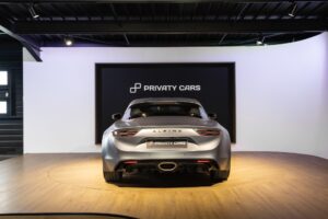 Vue arrière avec double sortie d'échappement – ALPINE – A110S – 2019 – Gris Tonnerre Mat – 52 900 km – 293 ch – 4 cylindres turbo – Transmission : Sequentielle – Origine France – Privaty Cars – Recherche personnalisée de voitures de sport d’occasion près de Poitiers