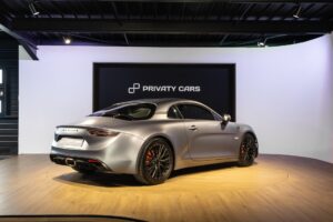 Vue arrière avec double sortie d'échappement – ALPINE – A110S – 2019 – Gris Tonnerre Mat – 52 900 km – 293 ch – 4 cylindres turbo – Transmission : Sequentielle – Origine France – Privaty Cars – Rachat de Porsche et Ferrari d’occasion entre Bordeaux et Nantes