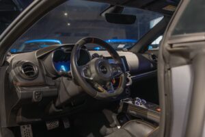 Volant – ALPINE – A110S – 2019 – Gris Tonnerre Mat – 52 900 km – 293 ch – 4 cylindres turbo – Transmission : Sequentielle – Origine France – Privaty Cars – Spécialiste indépendant Porsche, Ferrari et McLaren dans l’Ouest de la France