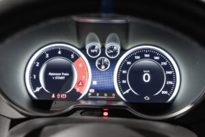 Tableau de bord – ALPINE – A110S PURE – 2019 – Bleu Alpine – 47 900 km – 252 ch – 4 cylindres turbo – Transmission : Sequentielle – Origine France – Privaty Cars – Achat et vente de véhicules ALPINE d’occasion près de Poitiers