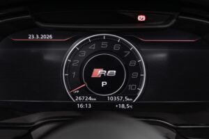 Tableau de bord – AUDI – R8 Spyder – 2017 – Argent Métallisé – 26 900 km – 540 ch – V10 Atmo – Transmission : Sequentielle – Origine France – Privaty Cars – Vente de voitures de prestige d’occasion entre Bordeaux et Nantes