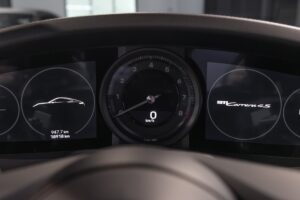 Tableau de bord – PORSCHE – 911 992 CARRERA 4S – 2019 – Blanc Nacré – 18 900 km – 450 ch – Flat 6 Atmo – Transmission : Sequentielle – Origine France – Privaty Cars – Spécialiste des sportives d’occasion près de Niort