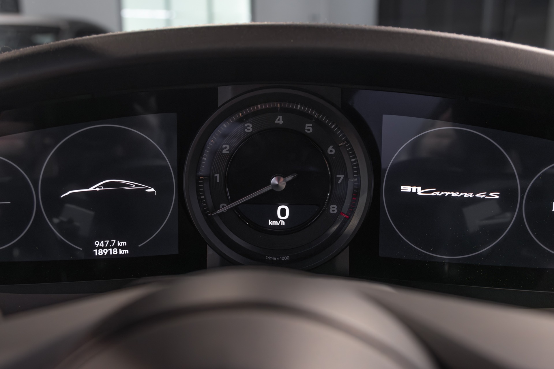 Tableau de bord – PORSCHE – 911 992 CARRERA 4S – 2019 – Blanc Nacré – 18 900 km – 450 ch – Flat 6 Atmo – Transmission : Sequentielle – Origine France – Privaty Cars – Spécialiste des sportives d’occasion près de Niort