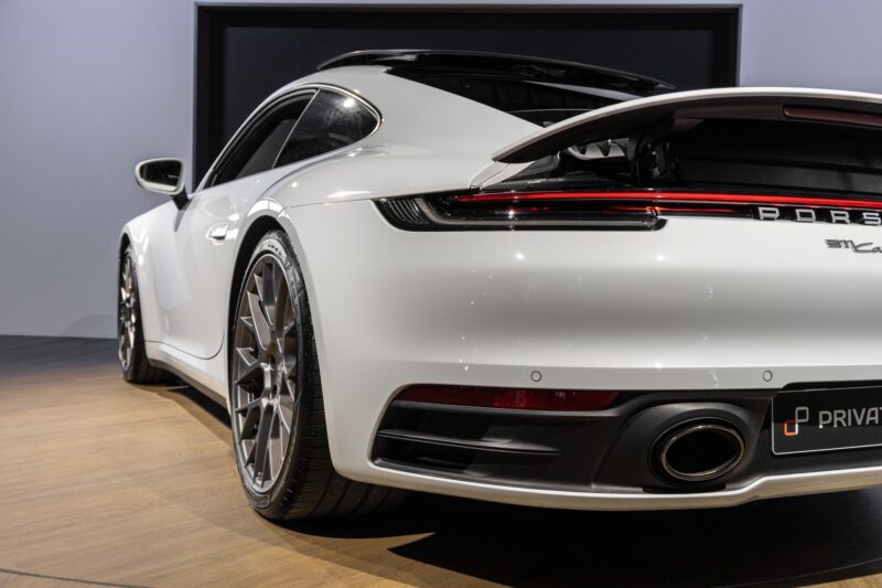 À vendre – PORSCHE – 911 992 CARRERA 4S – 2019 – Blanc Nacré – 18 900 km – 450 ch – Flat 6 Atmo – Transmission : Sequentielle – Vue principale – Origine France – Privaty Cars – Rachat immédiat de véhicules de prestige près de Niort