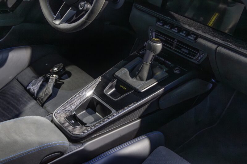 Tableau de bord – PORSCHE – 911 992 GT3 – 2021 – Bleu Requin – 14 900 km – 510 ch – Flat 6 Atmo – Transmission : Sequentielle – Origine France – Privaty Cars – Achat et vente de voitures de sport d’occasion entre Bordeaux et Nantes