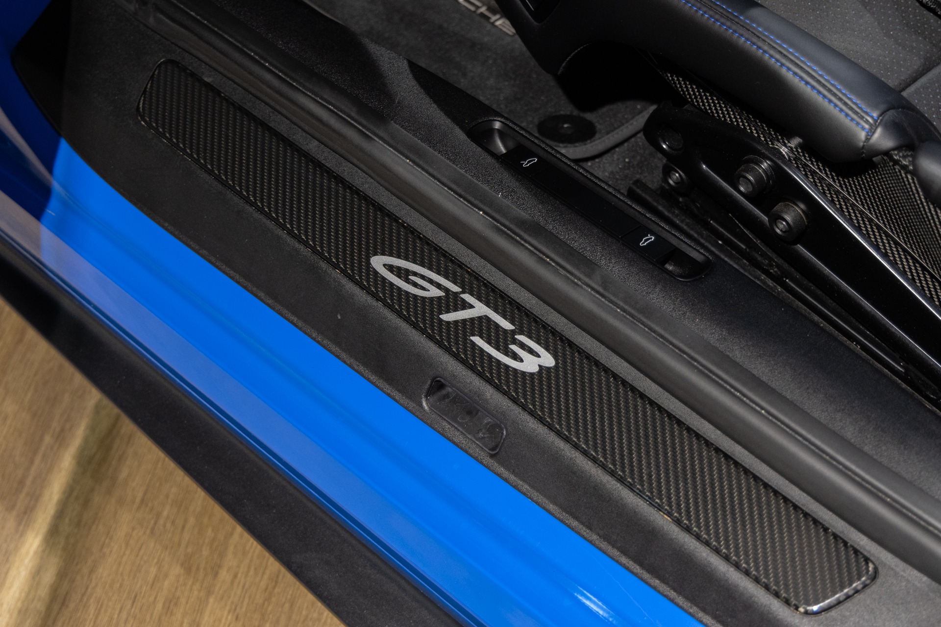 Tableau de bord – PORSCHE – 911 992 GT3 – 2021 – Bleu Requin – 14 900 km – 510 ch – Flat 6 Atmo – Transmission : Sequentielle – Origine France – Privaty Cars – Rachat cash de voitures PORSCHE dans l’Ouest de la France