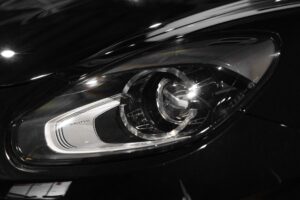 Phares avant avec éclairage LED – ALPINE – A110 Légende – 2019 – Noir Profond – 22 900 km – 252 ch – 4 cyclindres turbo – Transmission : Sequentielle – Origine France – Privaty Cars – Spécialiste des sportives d’occasion à 2 heures de Paris en TGV