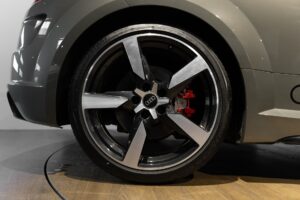 Jantes – AUDI – TT – 2022 – Gris Chronos – 13 900 km – 245 ch – 4 cylindres turbo – Transmission : séquentielle – Origine France – Privaty Cars – Showroom de voitures de sport haut de gamme entre Bordeaux et Nantes