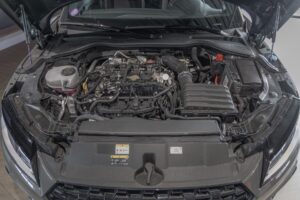 Moteur – AUDI – TT – 2022 – Gris Chronos – 13 900 km – 245 ch – 4 cylindres turbo – Transmission : séquentielle – Origine France – Privaty Cars – Vente de voitures de prestige d’occasion en Nouvelle-Aquitaine