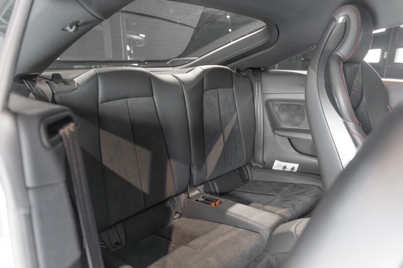 Sièges arrière en cuir noir – AUDI – TT – 2022 – Gris Chronos – 13 900 km – 245 ch – 4 cylindres turbo – Transmission : séquentielle – Origine France – Privaty Cars – Dépôt-vente de véhicules AUDI en Nouvelle-Aquitaine
