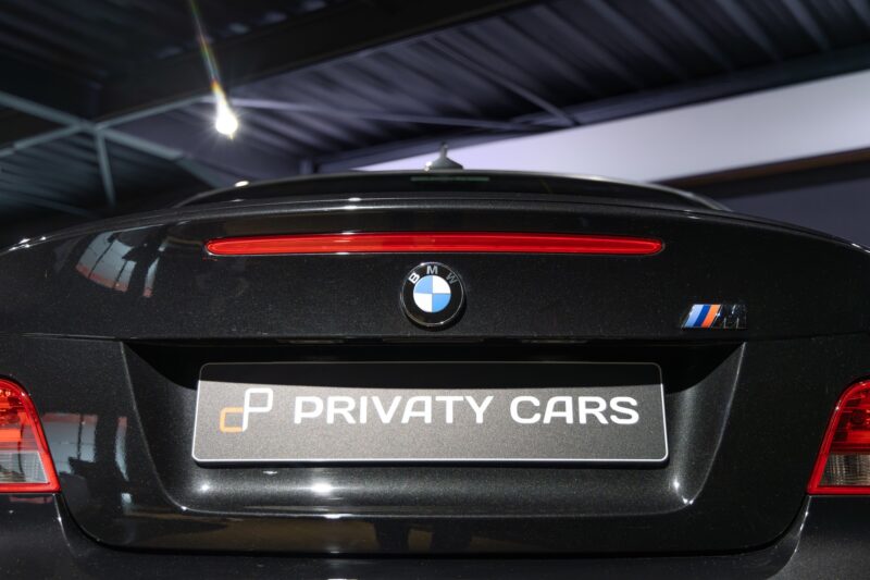 Carrosserie – BMW – 1M – 2012 – Noir Saphirschwarz Metallic – 47 900 km – 340 ch – 6 cylindres en ligne bi-turbo – Transmission : Manuelle – Origine France – Privaty Cars – Expertise et vente de modèles Super Sport à 2 heures de Paris en TGV