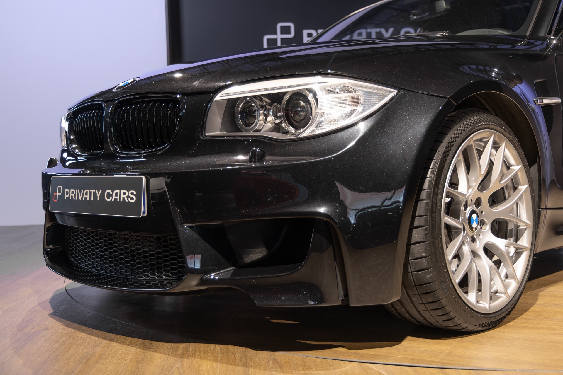 Carrosserie – BMW – 1M – 2012 – Noir Saphirschwarz Metallic – 47 900 km – 340 ch – 6 cylindres en ligne bi-turbo – Transmission : Manuelle – Origine France – Privaty Cars – Reprise de voitures de sport et collection entre Bordeaux et Nantes