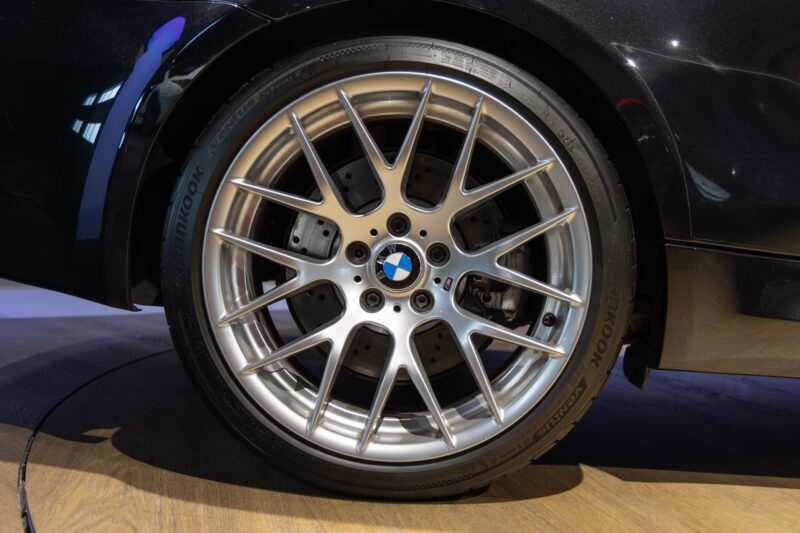 Jantes – BMW – 1M – 2012 – Noir Saphirschwarz Metallic – 47 900 km – 340 ch – 6 cylindres en ligne bi-turbo – Transmission : Manuelle – Origine France – Privaty Cars – Recherche personnalisée de modèles BMW près de Poitiers
