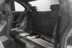 Sièges – BMW – 1M – 2012 – Noir Saphirschwarz Metallic – 47 900 km – 340 ch – 6 cylindres en ligne bi-turbo – Transmission : Manuelle – Origine France – Privaty Cars – Spécialiste des supercars d’occasion proche de Bordeaux