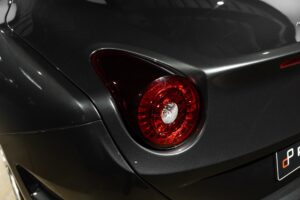 Carrosserie – FERRARI – California T – 2015 – Grigio Silverstone – 11 900 km – 560 ch – V8 bi-turbo – Transmission : Sequentielle – Origine France – Privaty Cars – Commerce de voitures de sport luxe et premium près de Niort