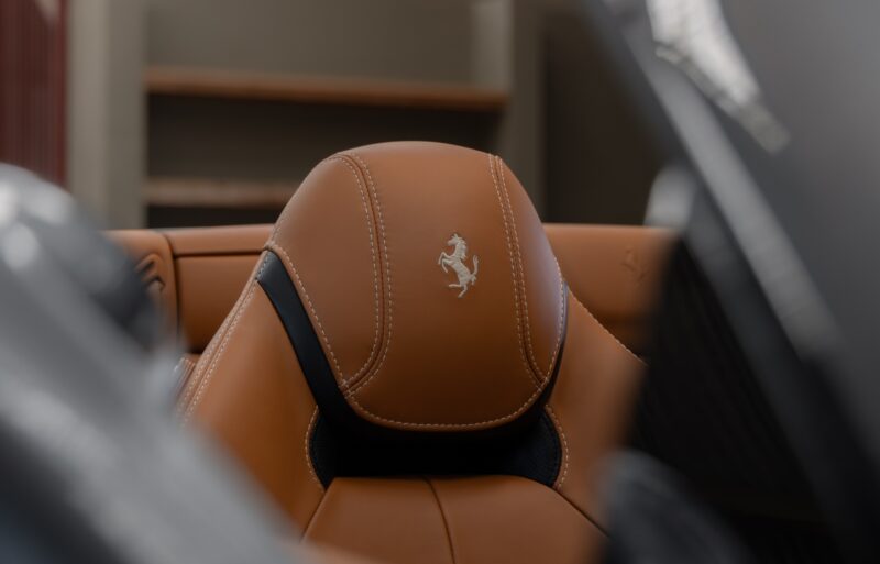 Shoot live – FERRARI – California T – 2015 – Grigio Silverstone – 11 900 km – 560 ch – V8 bi-turbo – Transmission : Sequentielle – Origine France – Privaty Cars – Vente de voitures de sport d’occasion à 2 heures de Paris en TGV