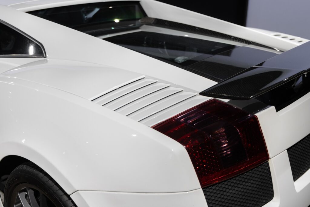 Carrosserie – LAMBORGHINI – Gallardo SuperLeggera – 2010 – Bianco Monocerus – 77 900 km – 530 ch – V10 atmo – Transmission : Sequentielle – Origine Allemagne – Privaty Cars – Expertise et vente de modèles Super Sport près de Poitiers