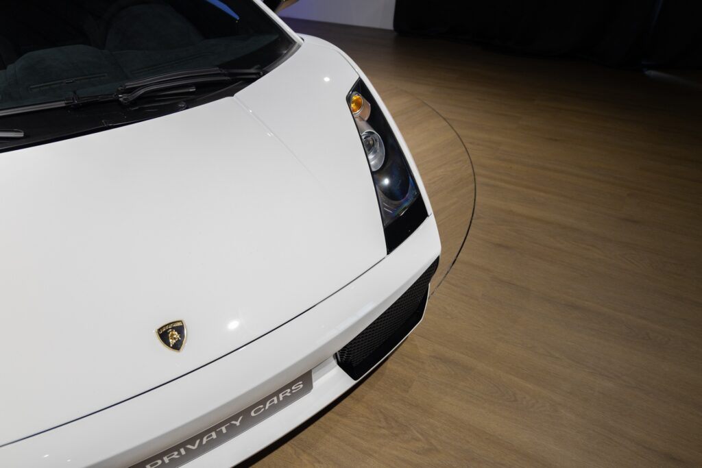 Carrosserie – LAMBORGHINI – Gallardo SuperLeggera – 2010 – Bianco Monocerus – 77 900 km – 530 ch – V10 atmo – Transmission : Sequentielle – Origine Allemagne – Privaty Cars – Chasseur de voitures de sport sur mesure proche de Nantes