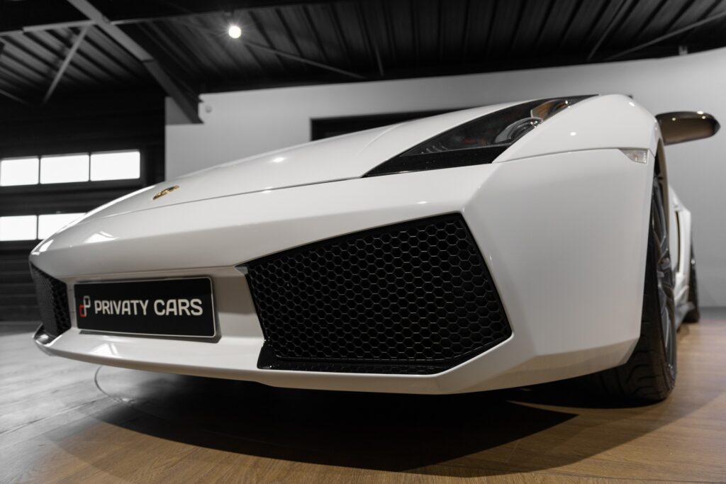 Carrosserie – LAMBORGHINI – Gallardo SuperLeggera – 2010 – Bianco Monocerus – 77 900 km – 530 ch – V10 atmo – Transmission : Sequentielle – Origine Allemagne – Privaty Cars – Estimation et rachat de véhicules haut de gamme en Charente-Maritime