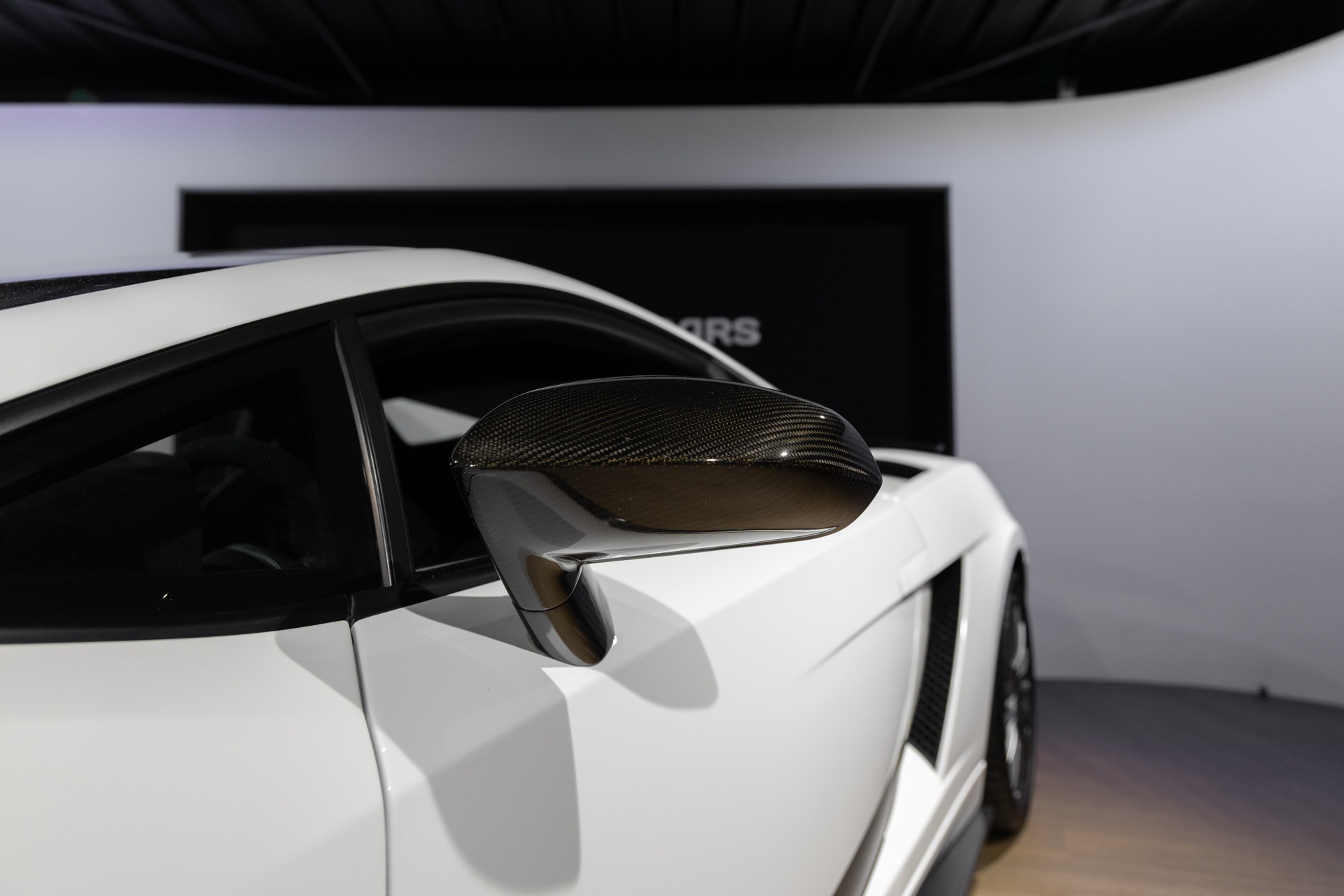 Carrosserie – LAMBORGHINI – Gallardo SuperLeggera – 2010 – Bianco Monocerus – 77 900 km – 530 ch – V10 atmo – Transmission : Sequentielle – Origine Allemagne – Privaty Cars – Estimation et rachat de véhicules haut de gamme entre Bordeaux et Nantes
