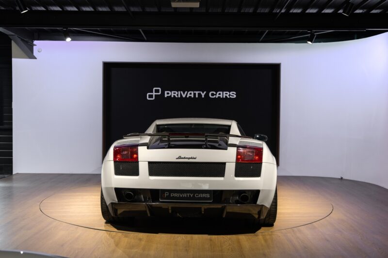 Extérieur – LAMBORGHINI – Gallardo SuperLeggera – 2010 – Bianco Monocerus – 77 900 km – 530 ch – V10 atmo – Transmission : Sequentielle – Origine Allemagne – Privaty Cars – Commerce de voitures de sport luxe et premium proche de Nantes