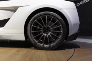 Jantes – LAMBORGHINI – Gallardo SuperLeggera – 2010 – Bianco Monocerus – 77 900 km – 530 ch – V10 atmo – Transmission : Sequentielle – Origine Allemagne – Privaty Cars – Showroom de voitures de sport haut de gamme entre Bordeaux et Nantes