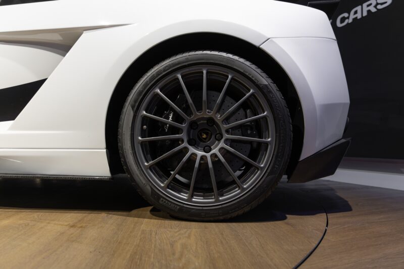 Jantes – LAMBORGHINI – Gallardo SuperLeggera – 2010 – Bianco Monocerus – 77 900 km – 530 ch – V10 atmo – Transmission : Sequentielle – Origine Allemagne – Privaty Cars – Showroom de voitures de sport haut de gamme entre Bordeaux et Nantes