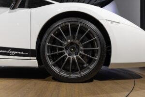 Jantes – LAMBORGHINI – Gallardo SuperLeggera – 2010 – Bianco Monocerus – 77 900 km – 530 ch – V10 atmo – Transmission : Sequentielle – Origine Allemagne – Privaty Cars – Rachat express de supercars et hypercars près de Niort