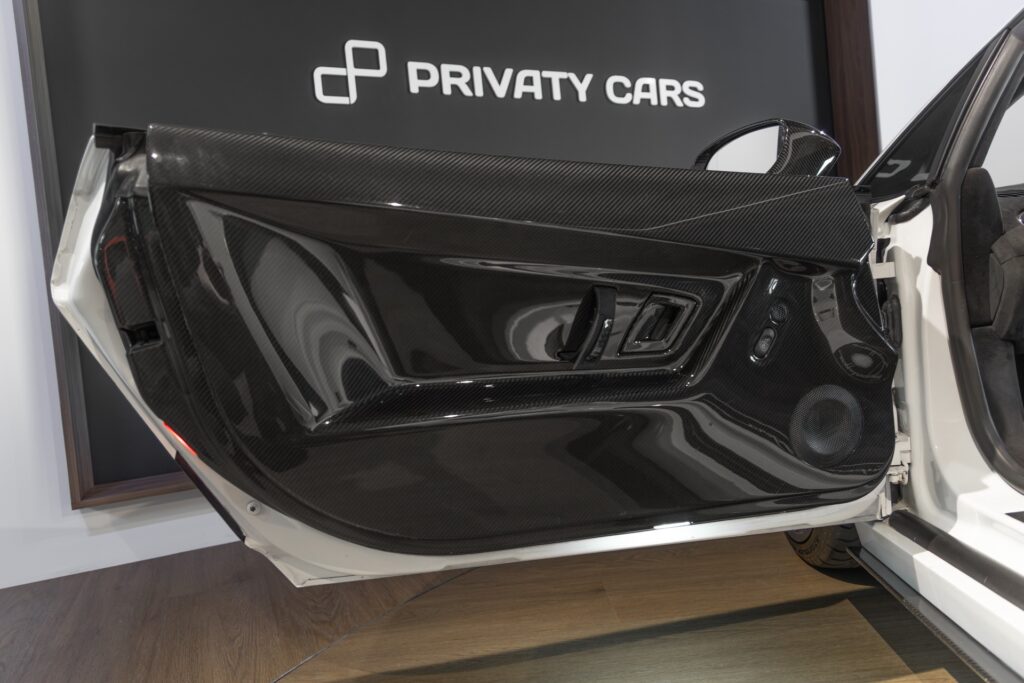 Tableau de bord – LAMBORGHINI – Gallardo SuperLeggera – 2010 – Bianco Monocerus – 77 900 km – 530 ch – V10 atmo – Transmission : Sequentielle – Origine Allemagne – Privaty Cars – Dépôt-vente de véhicules LAMBORGHINI en Nouvelle-Aquitaine