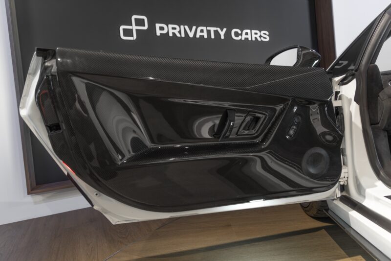 Tableau de bord – LAMBORGHINI – Gallardo SuperLeggera – 2010 – Bianco Monocerus – 77 900 km – 530 ch – V10 atmo – Transmission : Sequentielle – Origine Allemagne – Privaty Cars – Dépôt-vente de véhicules LAMBORGHINI en Nouvelle-Aquitaine
