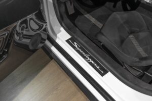 Tableau de bord – LAMBORGHINI – Gallardo SuperLeggera – 2010 – Bianco Monocerus – 77 900 km – 530 ch – V10 atmo – Transmission : Sequentielle – Origine Allemagne – Privaty Cars – Rachat cash de voitures LAMBORGHINI dans l’Ouest de la France