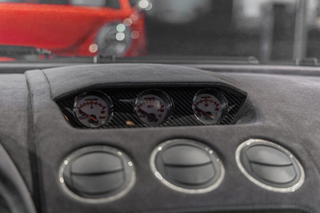 Tableau de bord – LAMBORGHINI – Gallardo SuperLeggera – 2010 – Bianco Monocerus – 77 900 km – 530 ch – V10 atmo – Transmission : Sequentielle – Origine Allemagne – Privaty Cars – Recherche personnalisée de modèles LAMBORGHINI dans l’Ouest de la France