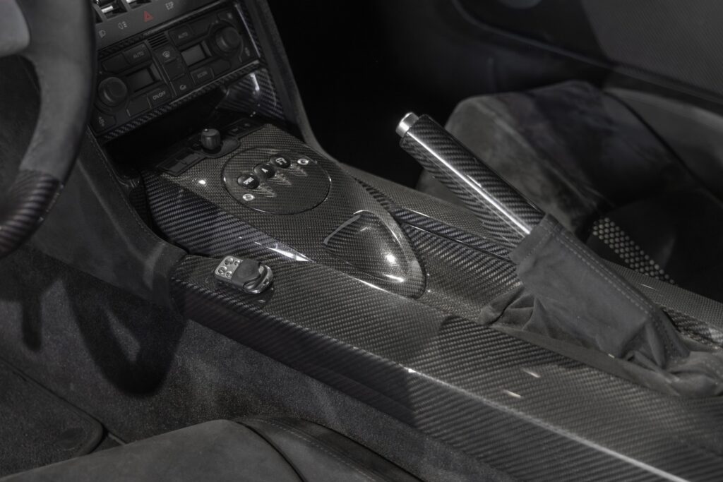 Tableau de bord – LAMBORGHINI – Gallardo SuperLeggera – 2010 – Bianco Monocerus – 77 900 km – 530 ch – V10 atmo – Transmission : Sequentielle – Origine Allemagne – Privaty Cars – Expert des sportives d’occasion haut de gamme proche de Nantes