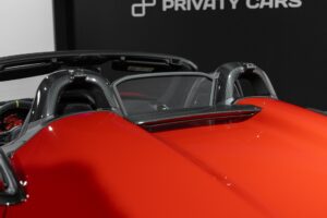 Ailerons en carbone et carrosserie brillante – PORSCHE – 718 Spyder RS – 2024 – Rouge Indien – 1 900 km – 500 ch – Flat 6 Atmo – Transmission : Sequentielle – Origine France – Privaty Cars – Vente de voitures de prestige d’occasion en Charente-Maritime