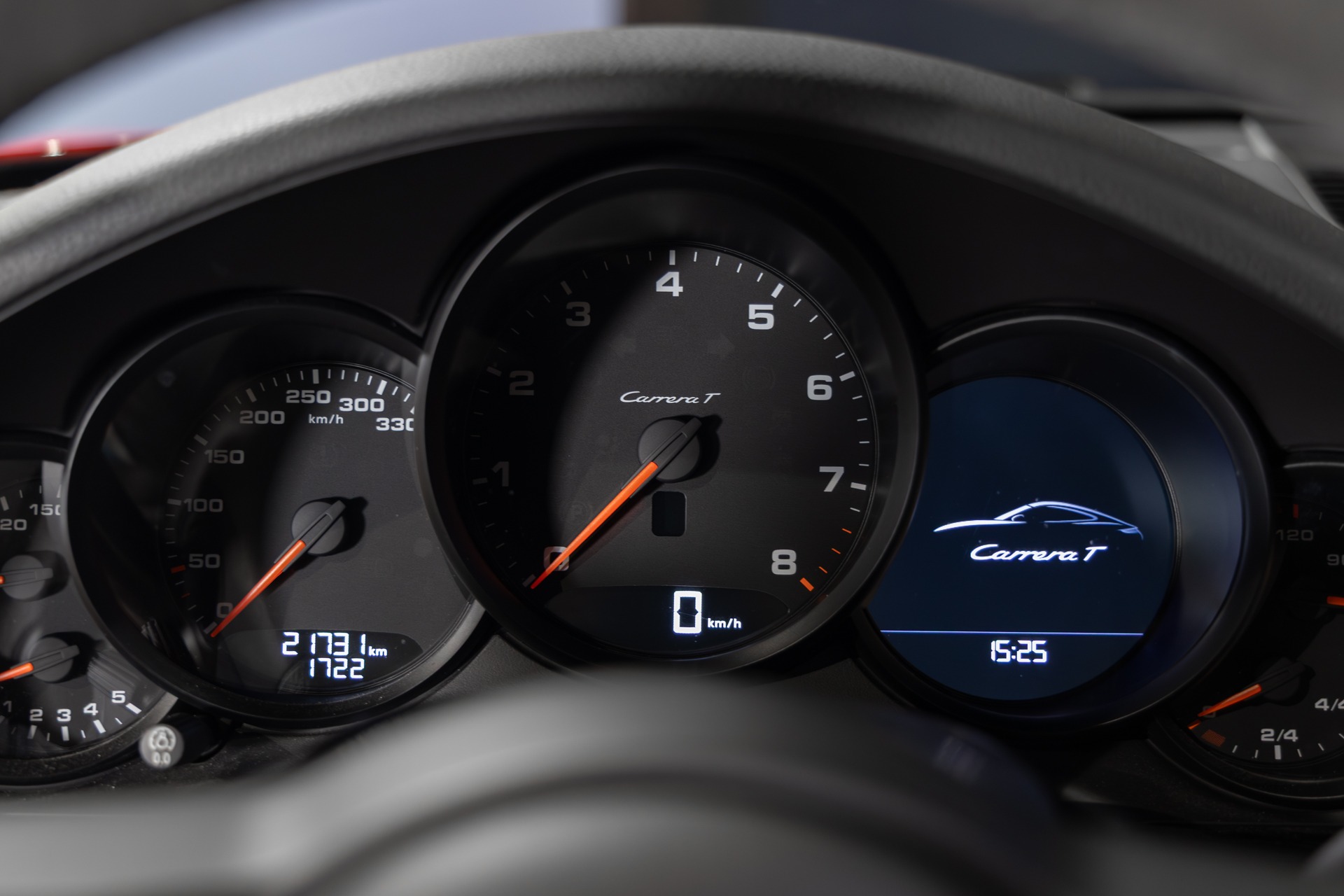Tableau de bord – PORSCHE – 911 991 CARRERA T – 2018 – Rouge Indien – 21 900 km – 370 ch – Flat 6 Atmo – Transmission : Manuelle – Origine France – Privaty Cars – Rachat de Porsche et Ferrari d’occasion en Nouvelle-Aquitaine
